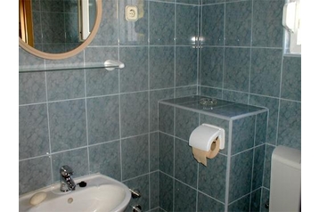 Croaţia Privát Slatine, Exteriorul